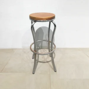 Taburetes de ocasión (ø36x76 cm) fabricados con tubo de acero y asiento de madera de gran resistencia