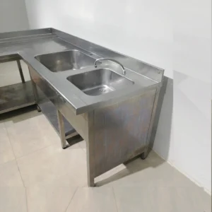 Mesa de acero inoxidable de 215x136x102cm con 2 fregaderos de gran qualitat i resistencia
