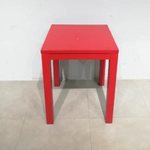 Mesa de madera roja (60x60x75cm) perfecta tanto para uso doméstico como profesional