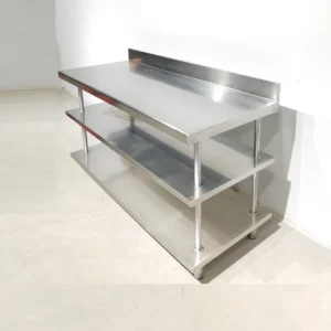 Mesa de acero inoxidable de 147x60x92cm de gran qualitat i resistencia en buen estado