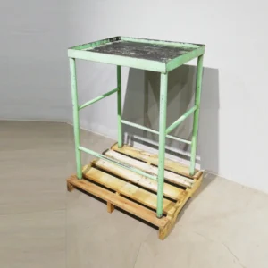 Banc de treball d'ocasió 71x52x96cm fet d'acer de segona mà