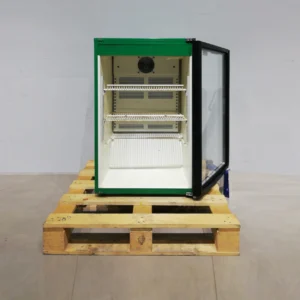 Nevera expositora HELKAMA GATORADE procedent d'una empresa en tancament