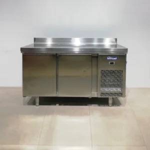 Nevera sotamostrador INFRICOOL CMD17FM70 d'inox de segona mà en bon estat
