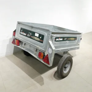 Remolc DAXARA 107 d'ocasió amb capacitat de 295 kg i coberta de plàstic