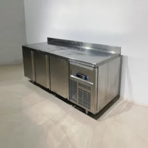 Nevera sotamostrador d'ocasió 197x70x94cm perfecta per a bar, restaurant, hotel…