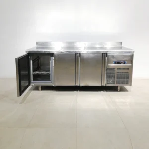 Nevera sotamostrador d'ocasió 197x70x94cm perfecta per a bar, restaurant, hotel…