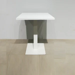 Mesa con pata central de 65x65x75cm, perfecta tanto para uso domรฉstico como profesional.