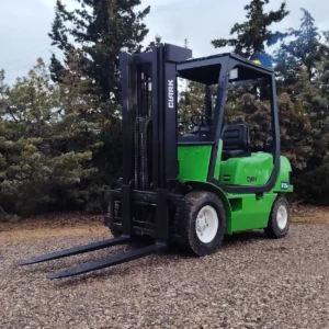 Carretilla elevadora CLARK SF25D con mastil de elevación libre de 440cm y 2500kg de capacidad en venta en cabauoportunitats.com