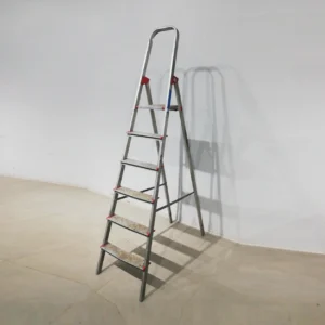 Escala de tisora KETTAL de 6 graons (49x101x140cm) fet d'alumini