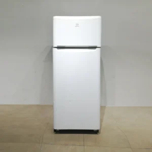 Nevera d'ocasió INDESIT T5 (GR) perfecta tant per a ús domèstic com professional