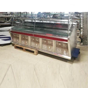 Mostrador de botiga (215x111x145cm) d'ocasió procedent d'una empresa en tancament