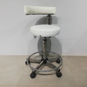 Tamborets d'ocasió (ø50x77cm) amb rodes, estructura metàl·lic i d'alçada regulable