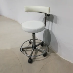 Taburetes de ocasión (ø50x77cm) con ruedas, estructura metálica y alzada regulable