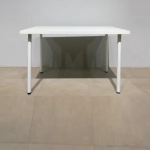 Mesa blanca de 120x75x74cm con tablero de melamina y patas de tubo de acero