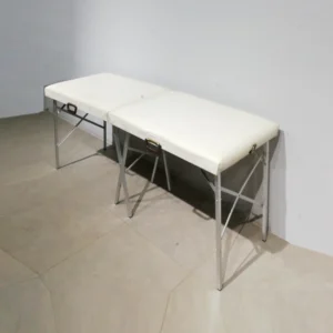 Camilla plegable portátil 174x60x70cm en buen estado procedente de una empresa en cierre