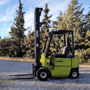 Carretó elevador CLARK DPM15 de 1500kg i 270cm d'elevació de segona mà en bon estat en venda a cabauoportunitats.com