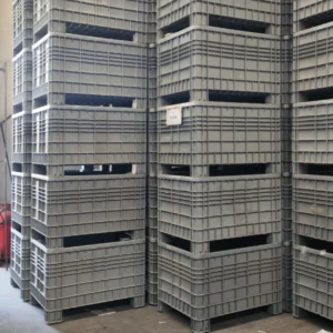 Palot de plàstic alimentari apilable (100x80x80cm) de segona mà en bon estat en venda a cabauoportunitats.com