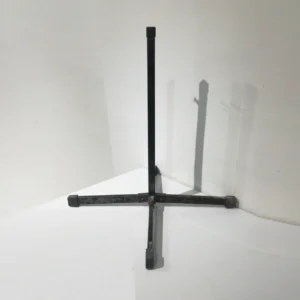 Soporte metálico 87x87x88cm procedente de una empresa en cierre