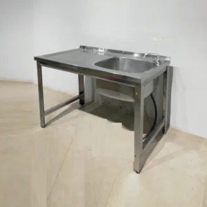 Fregadero de acero inoxidable 130x70x87cm de ocasión con patas, escurridera y grifo