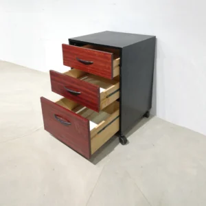 Buck amb rodes i 3 calaixos de 48x45x67cm fet de melamina