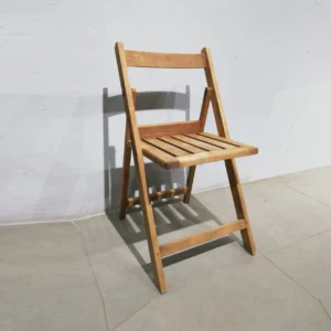 Cadira de fusta plegable 41x51x58cm d'ocasió perfecta per a ús domèstic