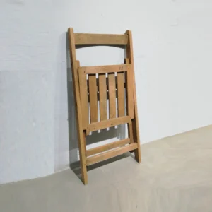 Cadira de fusta plegable 41x51x58cm d'ocasió perfecta per a ús domèstic