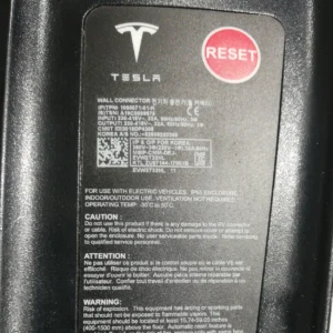 Carregador domèsticTESLA WALL CONNECTOR per a cotxes elèctrics IP55 no requereix ventilació