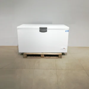 Congelador BEKO HSA47520 (156x63x83cm) d'ocasió perfecte per a botiga, bar, geladeria...