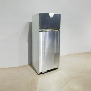 Nevera amb congelador INDESIT R29 perfecta tant per a ús domèstic com professional