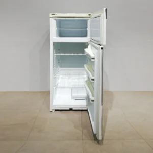 Nevera amb congelador INDESIT R29 perfecta tant per a ús domèstic com professional