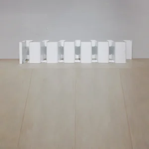 Prestatge metàl·lic blanc de 35x30x192cm procedent d'una empresa en tancament
