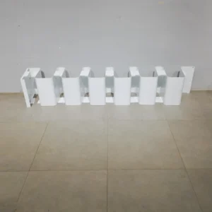 Prestatge metàl·lic blanc de 35x30x192cm procedent d'una empresa en tancament