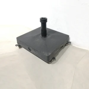Base de sombrilla 45x45x36cm de plástico con ruedas de ocasión