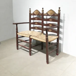 Banc amb cul de boga i estructura de fusta massissa 110x54x108cm
