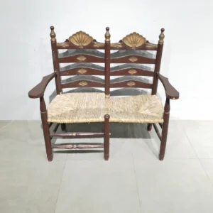 Banc amb cul de boga i estructura de fusta massissa 110x54x108cm