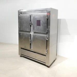 Camara frigorífica de 4 puertas (140x64x193cm) procedente de una empresa en cierre
