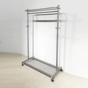 Penja-roba amb rodes, 2 prestatges de reixeta i 6 ganxos (114x55x176cm)