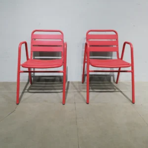 Cadira d'alumini vermella de 49x56x77cm perfecta tant per a ús domèstic com professional