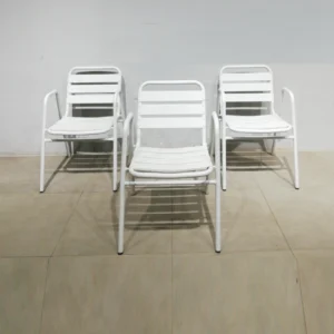 Cadira d'alumini blanca de 49x56x77cm perfecta tant per a ús domèstic com professional