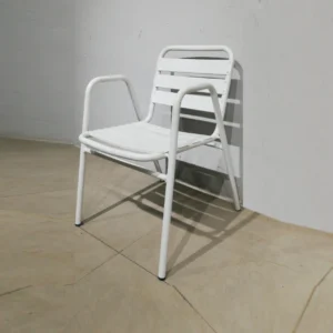 Cadira d'alumini blanca de 49x56x77cm perfecta tant per a ús domèstic com professional