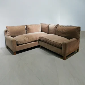 Sofà marró en L de 224x186x96x74cm entapissat en vellut marró