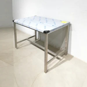 Taula d'acer inoxidable KAISHER+KRAFT (120x75x84cm) de segona mà