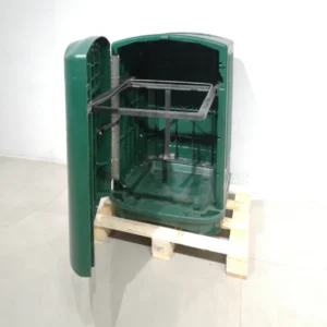 Contenedor de residuos RUBBERMAID de 189 litros hecho en polietileno verde