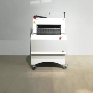 Máquina de cortar pan JAC BEL520-14 procedente de una empresa en cierre