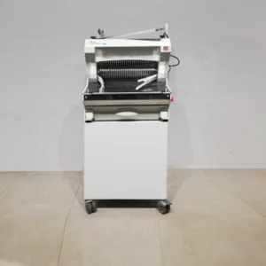 Màquina de tallar pa JAC MGL 450-15 procedent d'una empresa en tancament