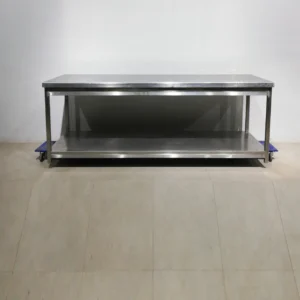 Taula d'acer inoxidable 250x84x92cm procedent d'una empresa en tancament