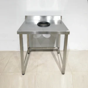 Taula d'acer noxidable 77x60x96cm procedent d'una empresa en tancament