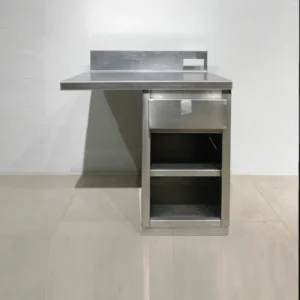 Taula d'acer inoxidable 83x65x93cm procedent d'una empresa en tancament