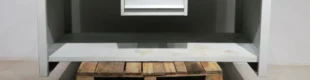 Banc de treball de 200x91x90cm fet de xapa d'acer de gran qualitat i resistència