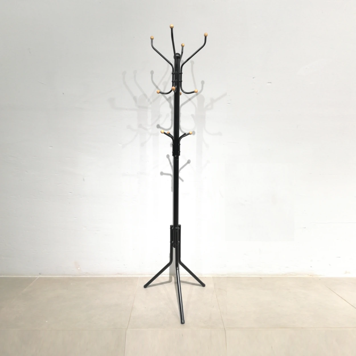 Penja-robes metàl·lic de 46x181cm perfecte tant per a ús domèstic com professional